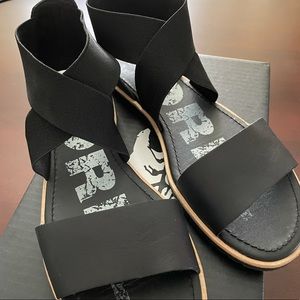 Only worn 2x Sorel Ella Sandal Size 8